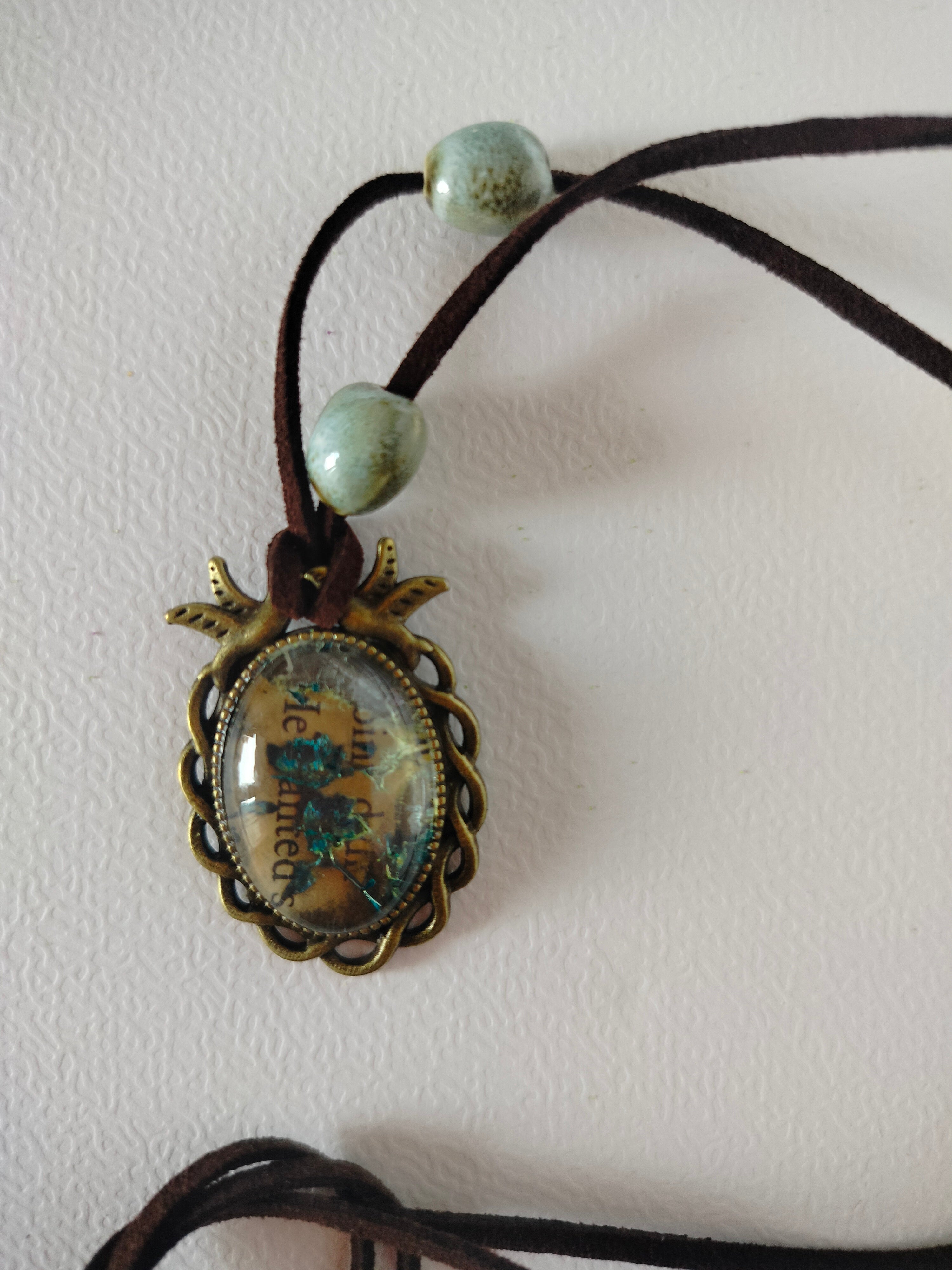 Ciondolo con cordino Fiori blu