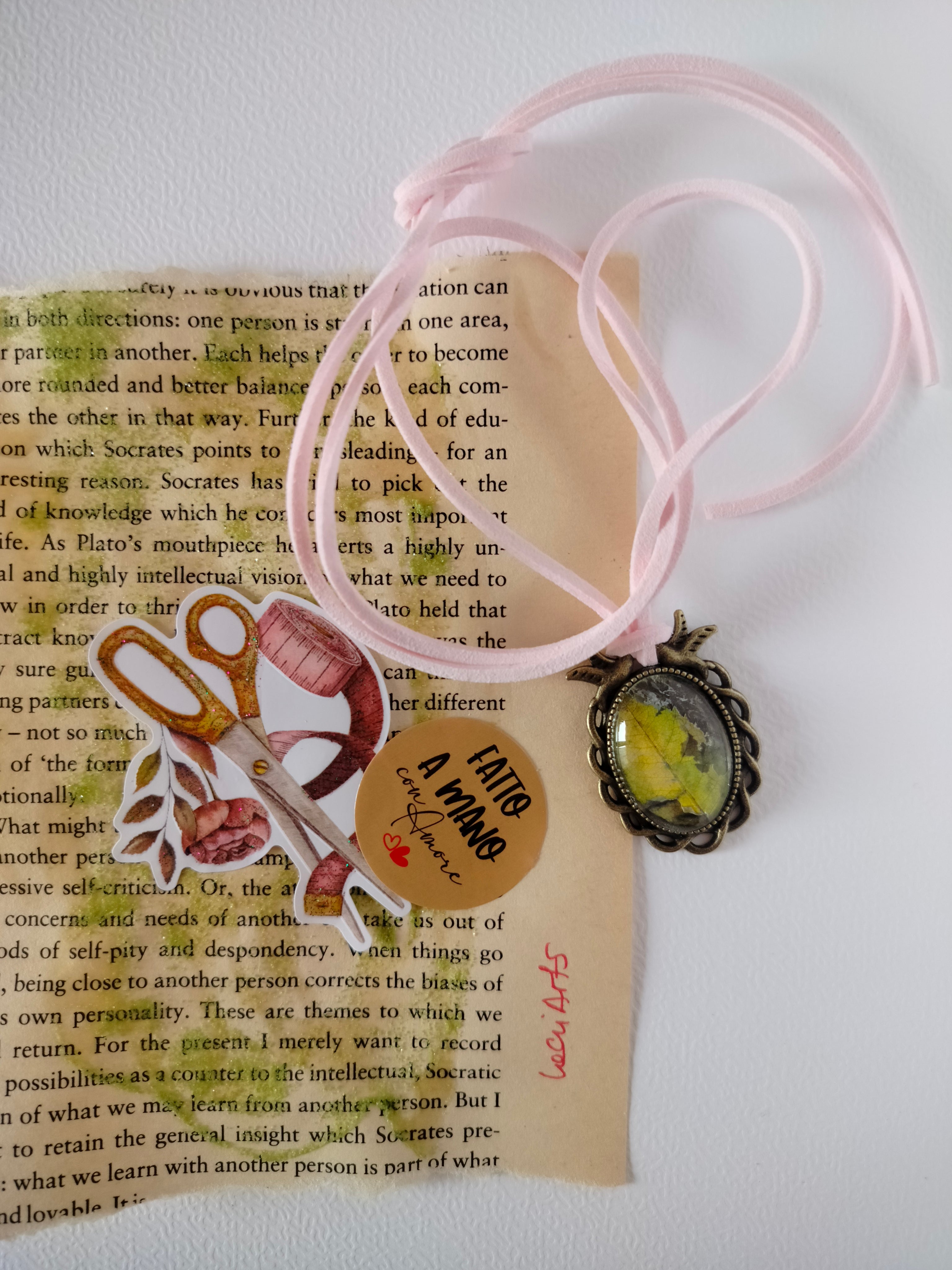 Ciondolo con cordino Fogliolina verde